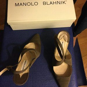 Manolo Blahnik 3 1/2 heels - taupe - like new